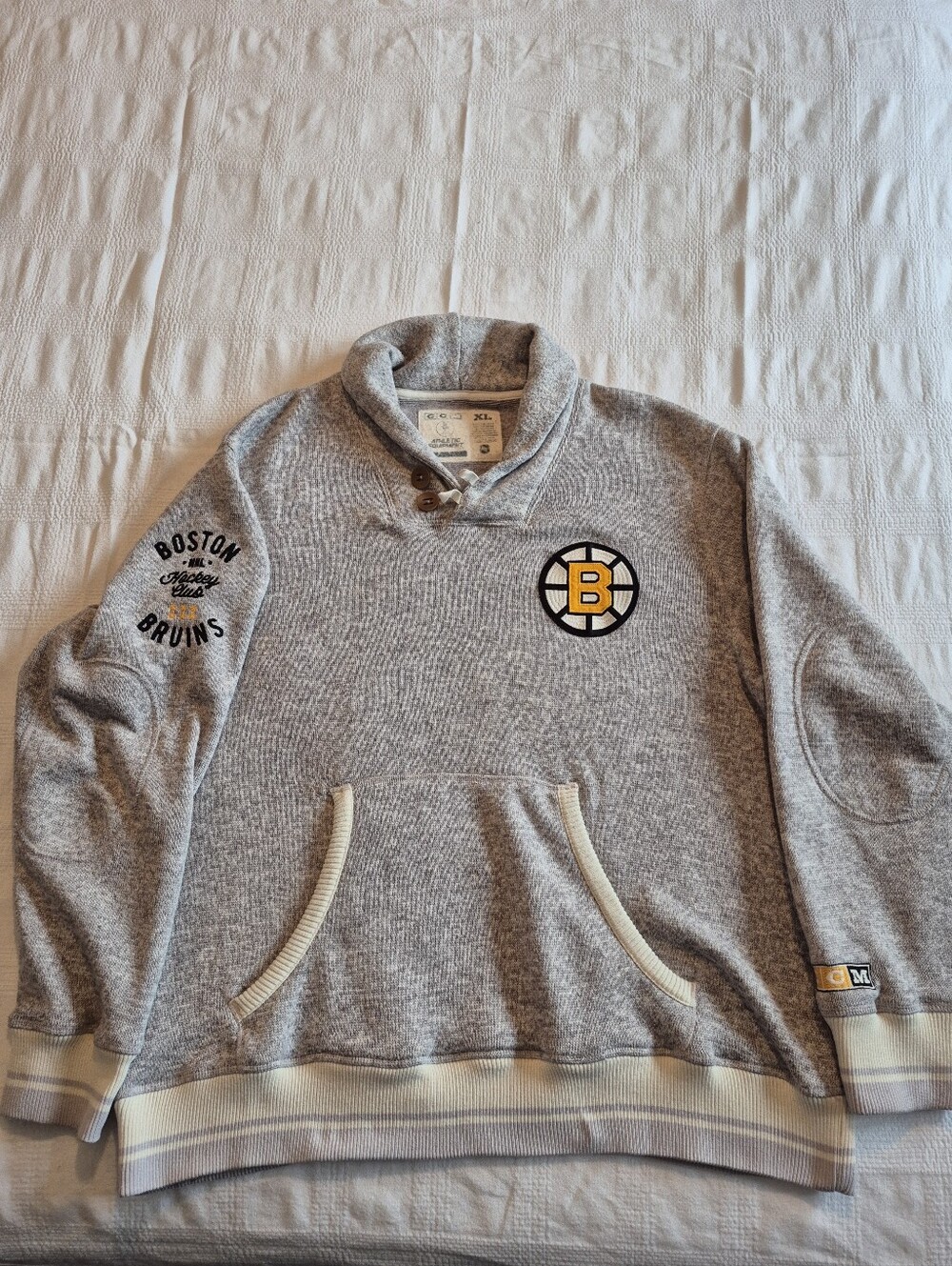 CCM men's Boston Bruins men's XL gray pull over sweater VGUC